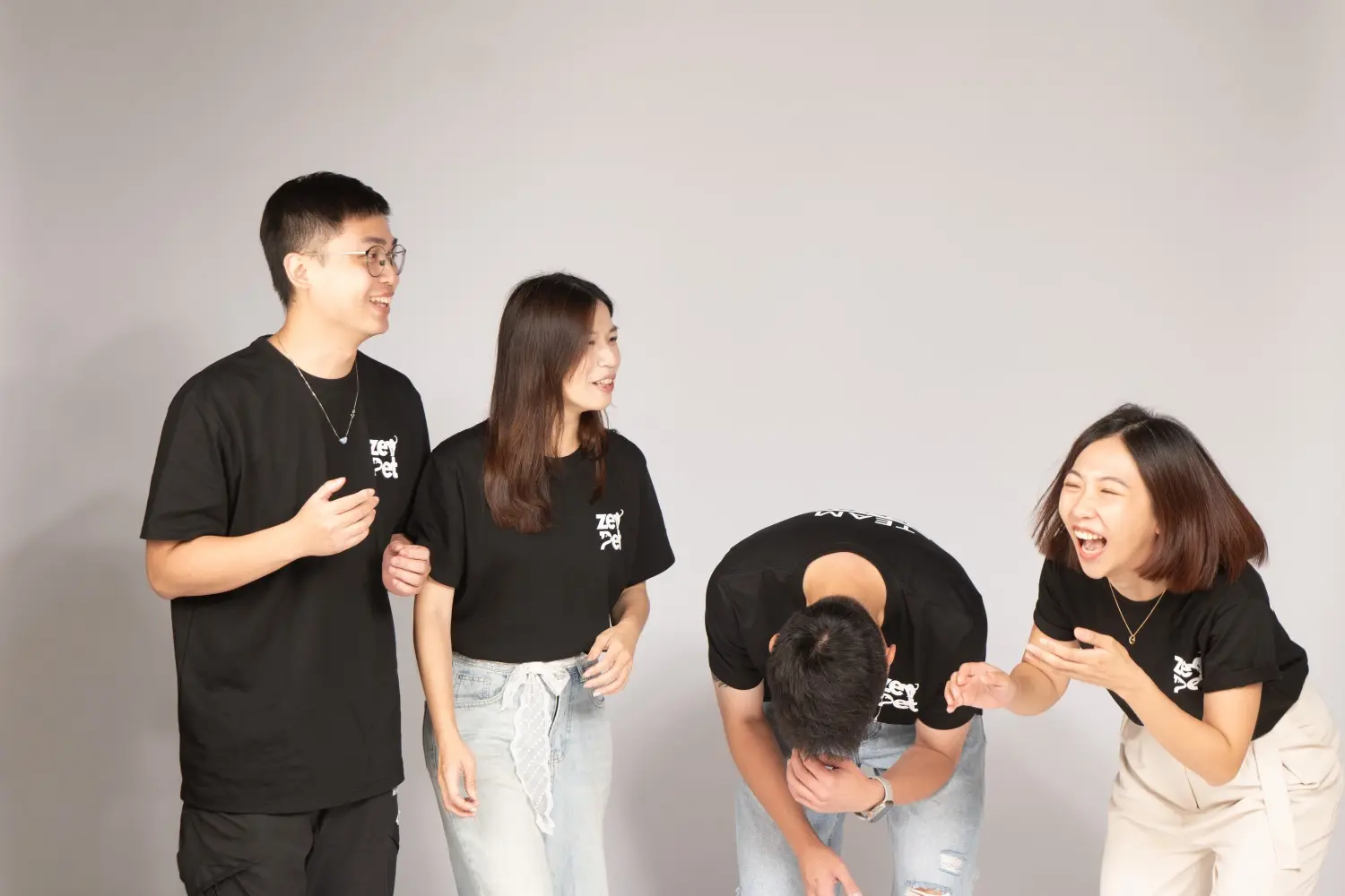 ZEN PET 團隊開懷大笑